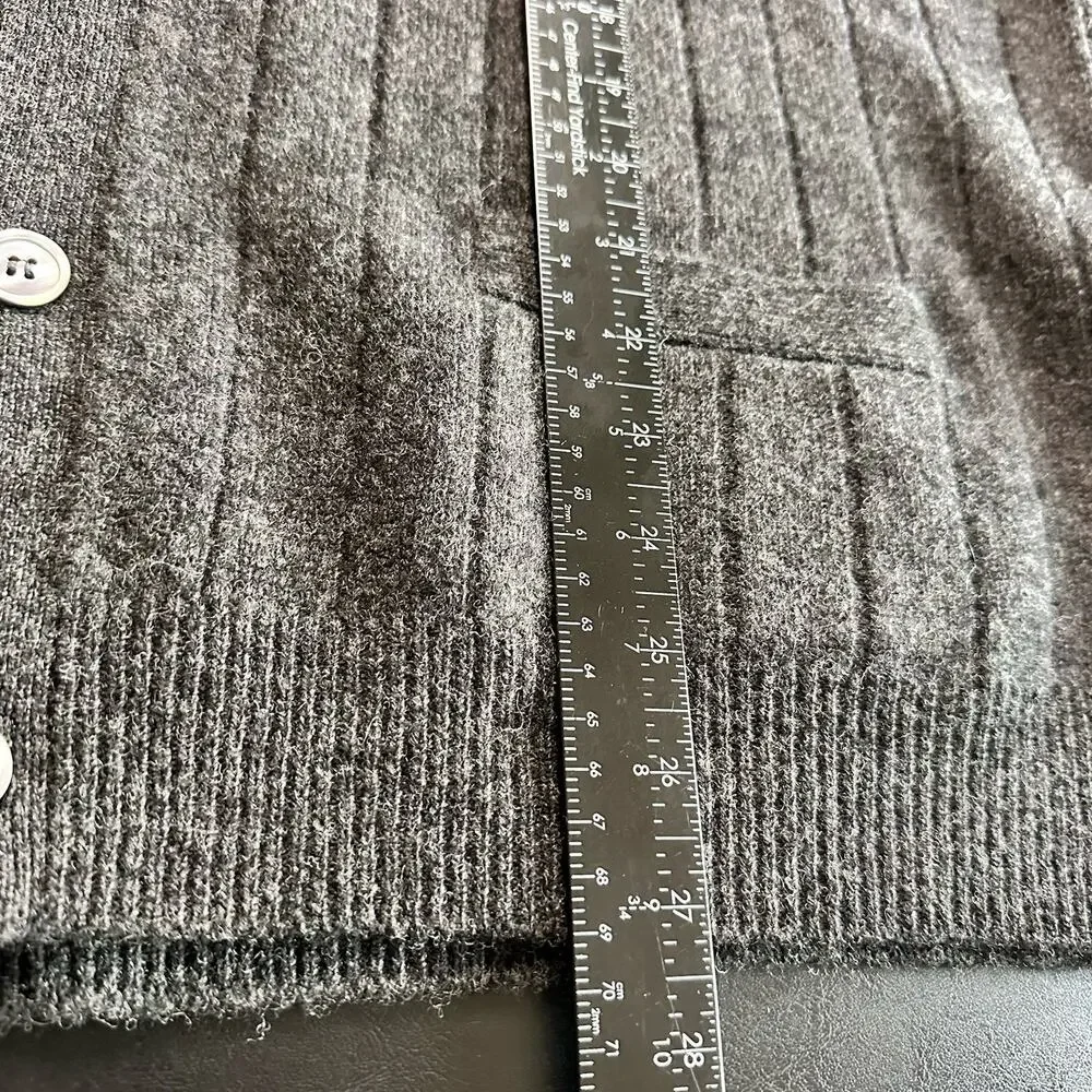 Club Room Men L 100% Wool Gray Knit Preppy V Neck Button Front Cardigan Sweater